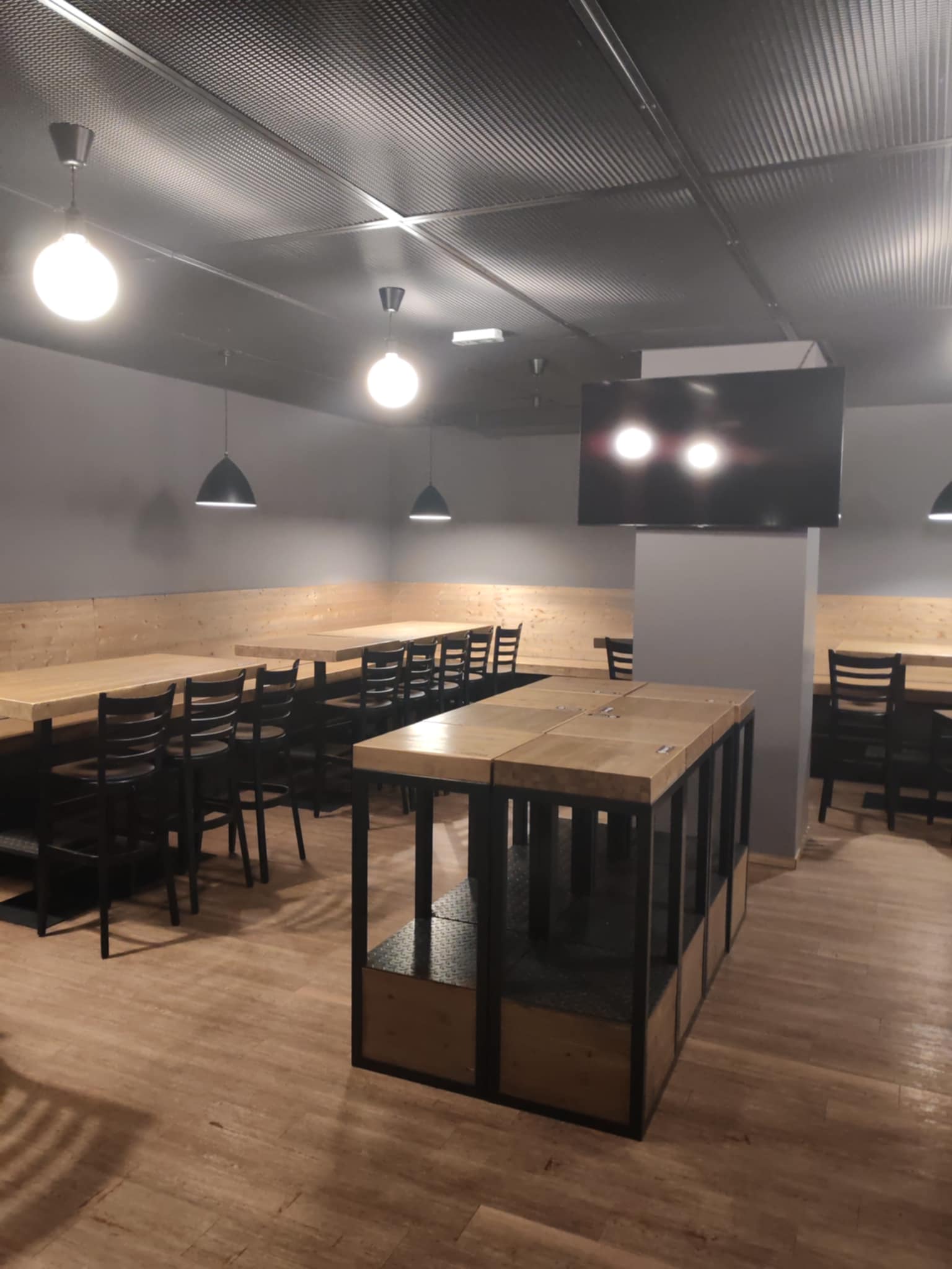 Kvíz v pivovarské restauraci SLADOVNA, Praha – Lužiny Kvíz v pivovarské restauraci SLADOVNA, Praha - Lužiny